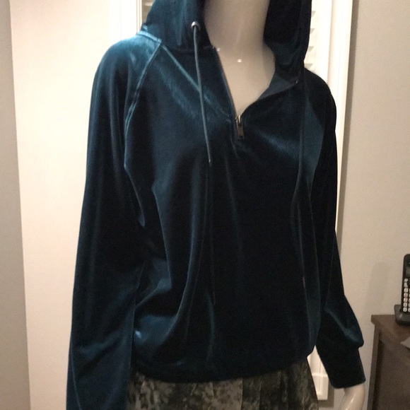 NWT Liverpool stretch hoodie - Picture 5 of 7